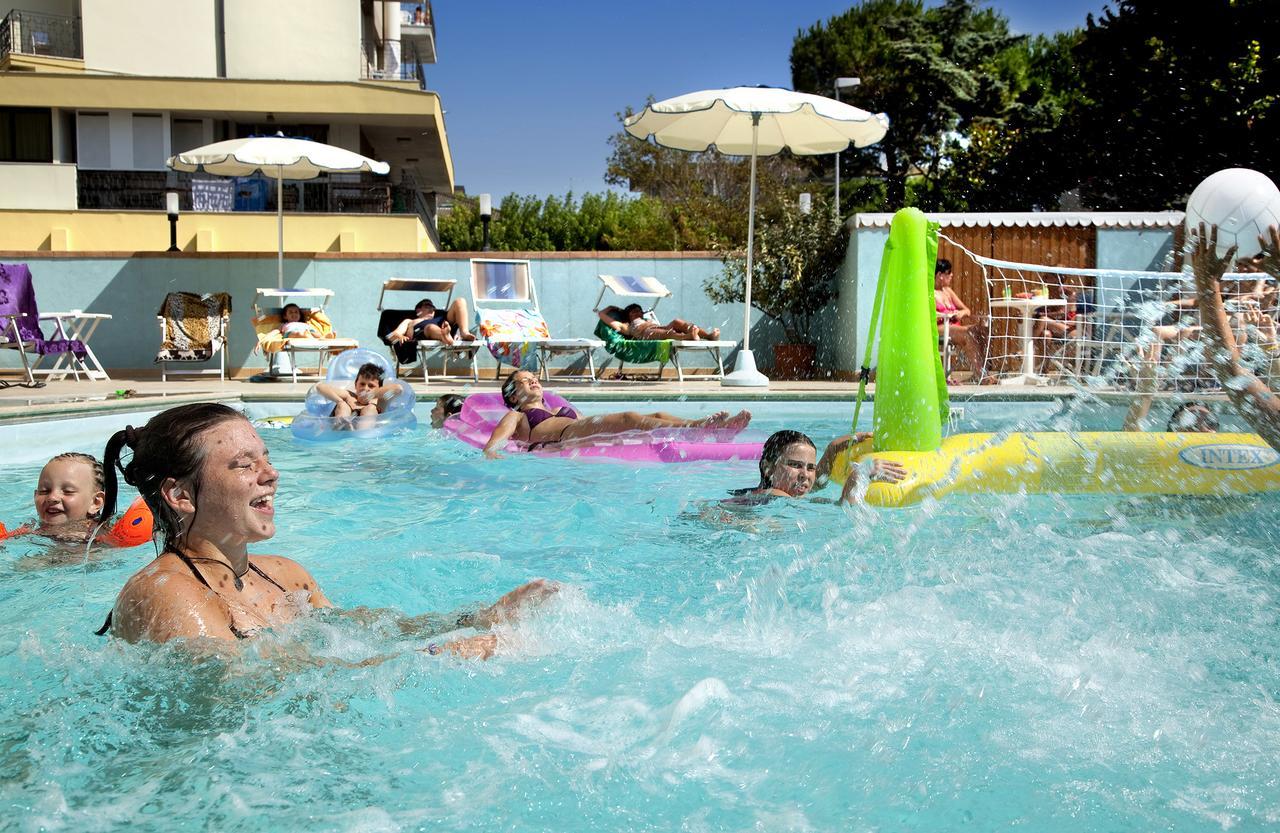 Hotel Acquario Ρίμινι Εξωτερικό φωτογραφία